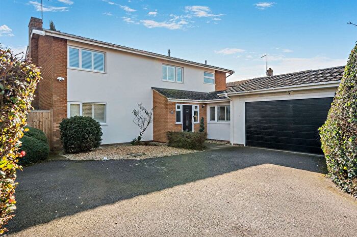 4 Bedroom Detached House For Sale In Thurston Gate, Peterborough, PE3