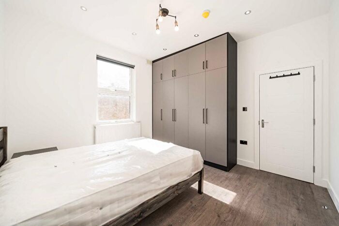 5 Bedroom Property To Rent In Killyon Terrace, Clapham, SW8
