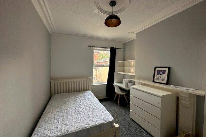 8 Bedroom Property To Rent In Arthur Street, Nottingham, NG7