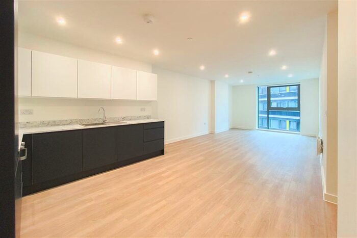 3 Bedroom Apartment To Rent In Laurence Place, New Kings Head Yard, M3