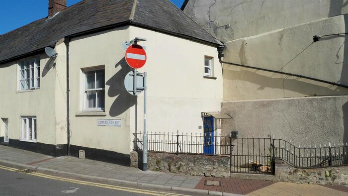 1 Bedroom Flat To Rent In Fore Street, Chard, TA20