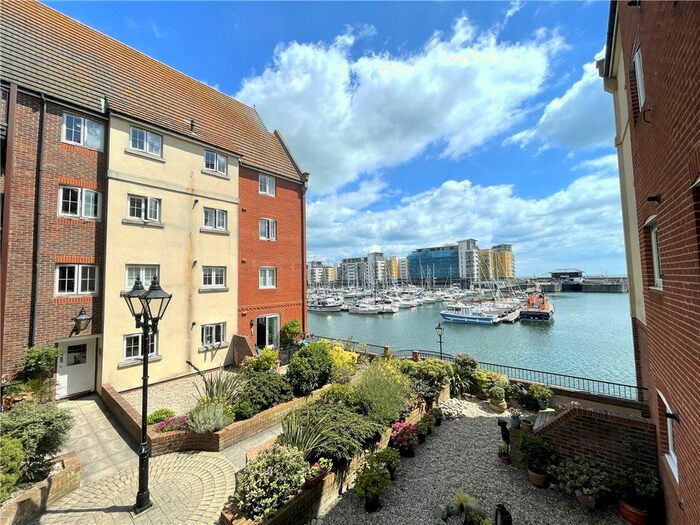 2 Bedroom Flat For Sale In Madeira Way, Sovereign Harbour South