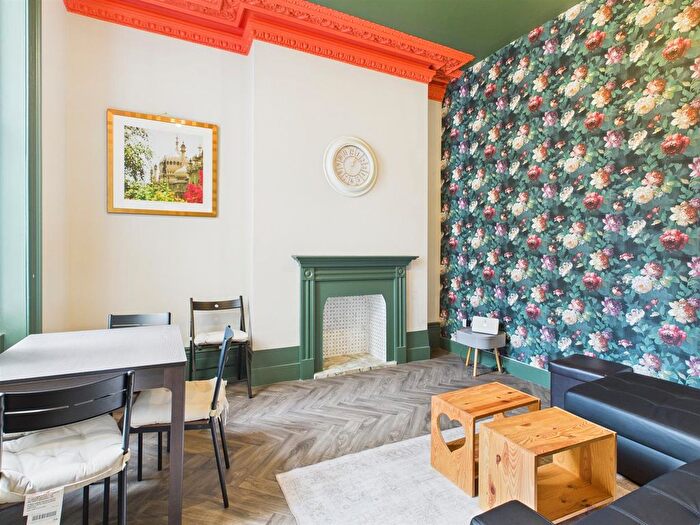 1 Bedroom Flat For Sale In Upper Rock Gardens, Brighton, BN2