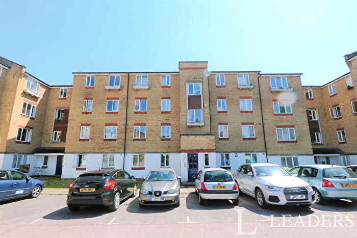 2 Bedroom Flat To Rent In Dadswood, CM20
