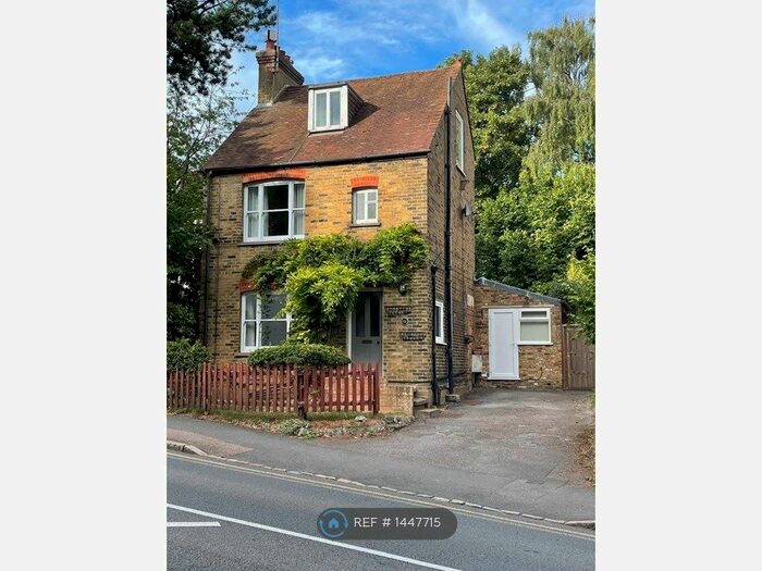 3 Bedroom Detached House To Rent In Station Road, Amersham, HP7