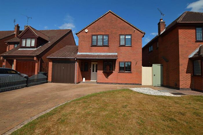4 Bedroom Detached House For Sale In Thornhill Drive, Nuneaton, CV11