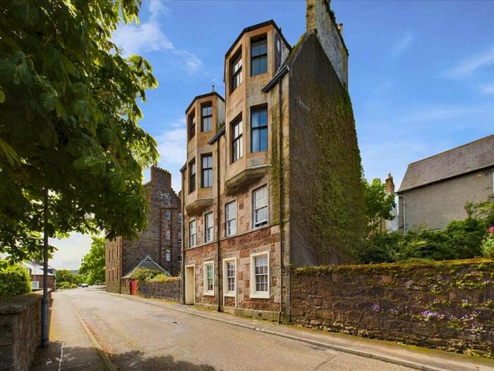 2 Bedroom Flat For Sale In Isle View, Shore Street, Campbeltown, PA28