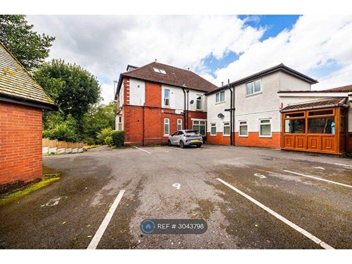 2 Bedroom Flat To Rent In Wellington Road, Oldham, OL3