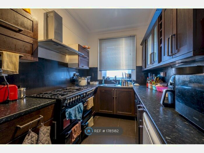 5 Bedroom Detached House To Rent In Whitechapel, London, E1