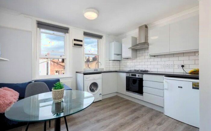 1 Bedroom Flat To Rent In Cleveland Street, Fitzrovia, London, W1T