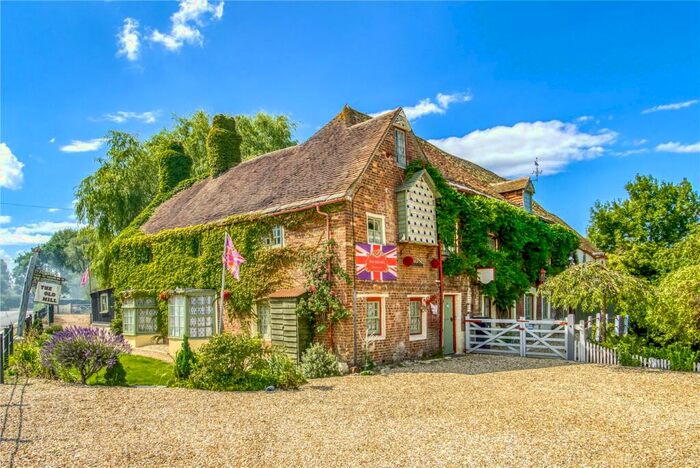 6 Bedroom Detached House For Sale In Mill Street, Corfe Mullen, Wimborne, BH21