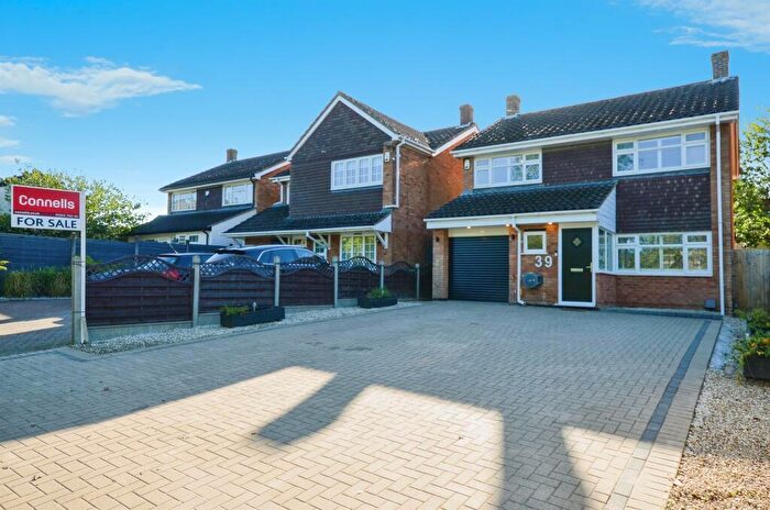 4 Bedroom Detached House For Sale In Dunstable Road, Caddington, Luton, LU1