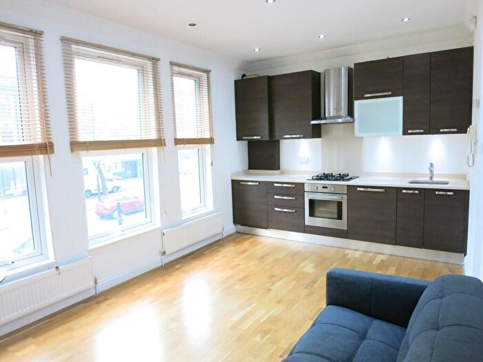 1 Bedroom Flat To Rent In Holloway Road, N7