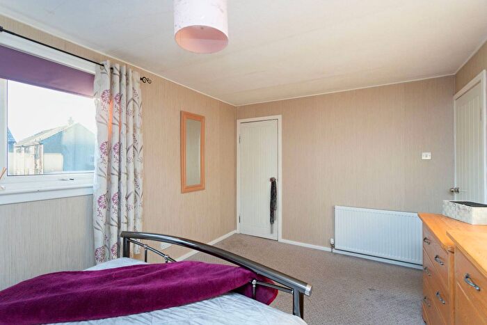 2 Bedroom End Of Terrace House For Sale In Balunie Terrace, Dundee, Angus, DD4