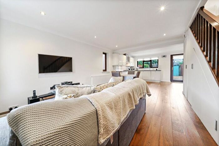 2 Bedroom Semi-Detached House To Rent In Rosethorn Close, Balham, SW12