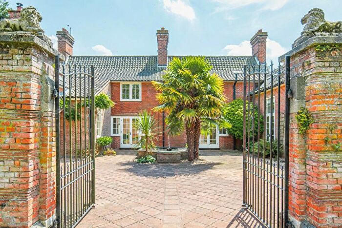 5 Bedroom Detached House For Sale In Norwich, NR7