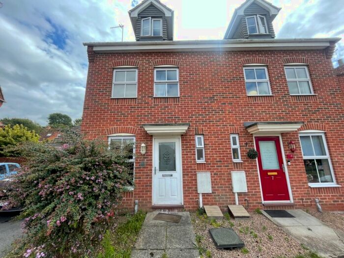 3 Bedroom Semi-Detached House To Rent In Frost Fields, Castle Donington, Derby, Leicestershire, DE74