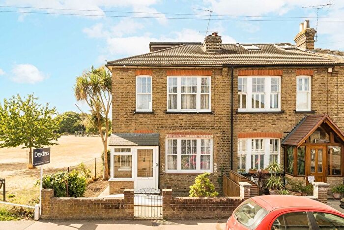 3 Bedroom Property For Sale In School Road Avenue, Hampton Hill, TW12