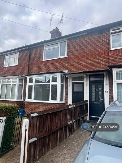 2 Bedroom Terraced House To Rent In Hazelwood Close, Luton, LU2