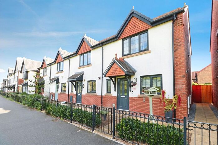 2 Bedroom End Of Terrace House For Sale In Stable Walk, Hull, HU3
