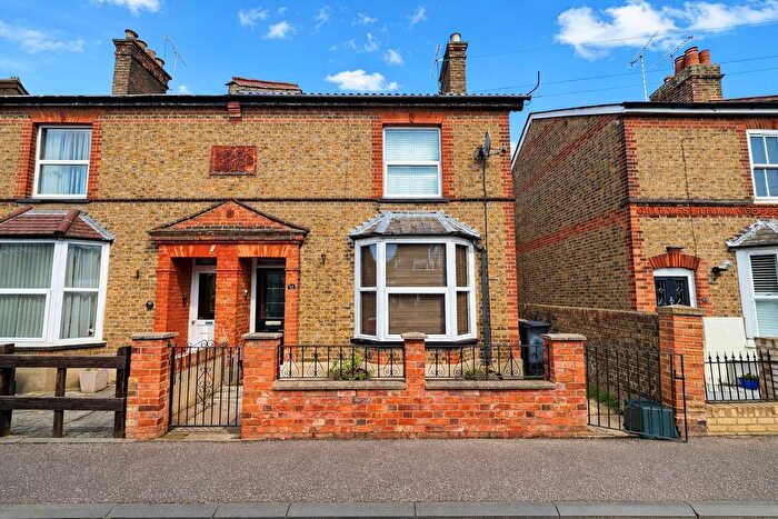 3 Bedroom Semi Detached House For Sale In Hamlet Road, Chelmsford, CM2