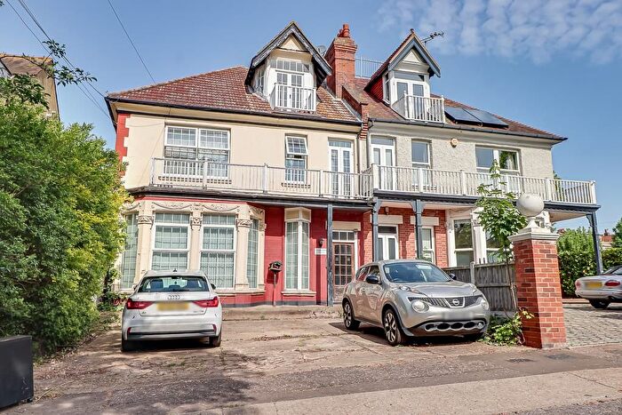 1 Bedroom Flat For Sale In Cossington Road, Westcliff-On-Sea, SS0