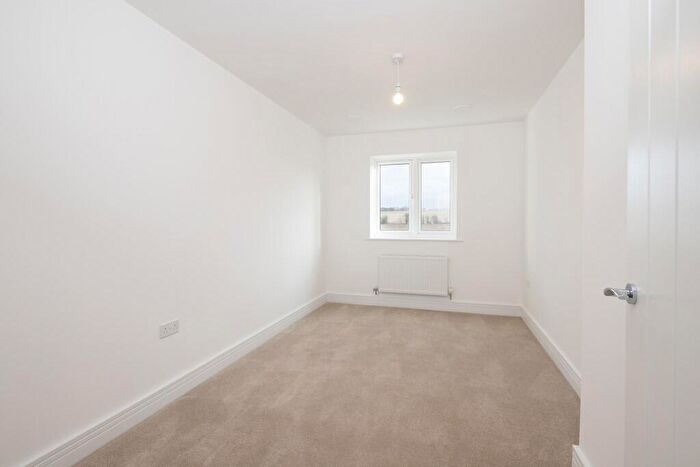 2 Bedroom Apartment For Sale In Willington Down, Didcot, OX11