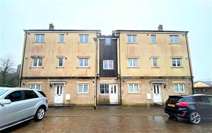 2 Bedroom Flat For Sale In Bellflower Close, Plymouth, Devon, PL6