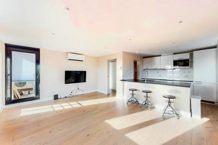 2 Bedroom Flat To Rent In Cromwell Road, London, SW7