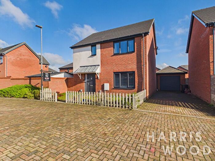 3 Bedroom Detached House For Sale In Tartan Close, Frating, Colchester, Essex, CO7