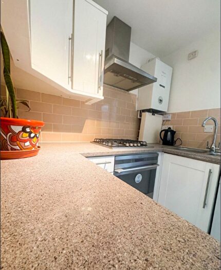 1 Bedroom Maisonette To Rent In Acacia Road, Mitcham, CR4