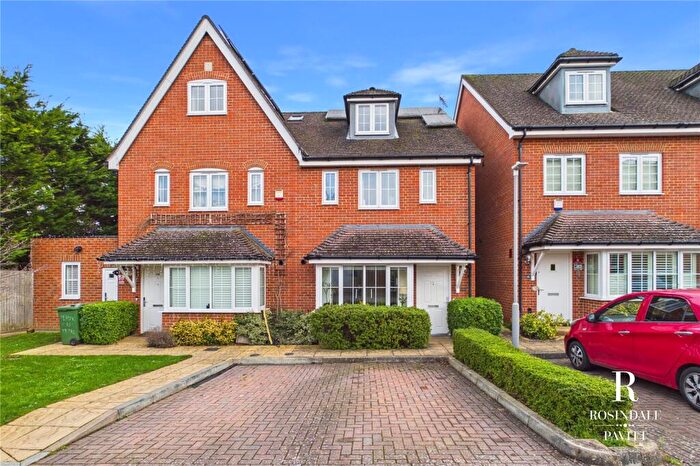 5 Bedroom Semi Detached House For Sale In Diamond Jubilee Way, Carshalton On The Hill, SM5