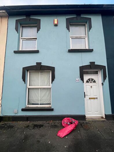 4 Bedroom House To Rent In Planet Street, Cardiff, CF24