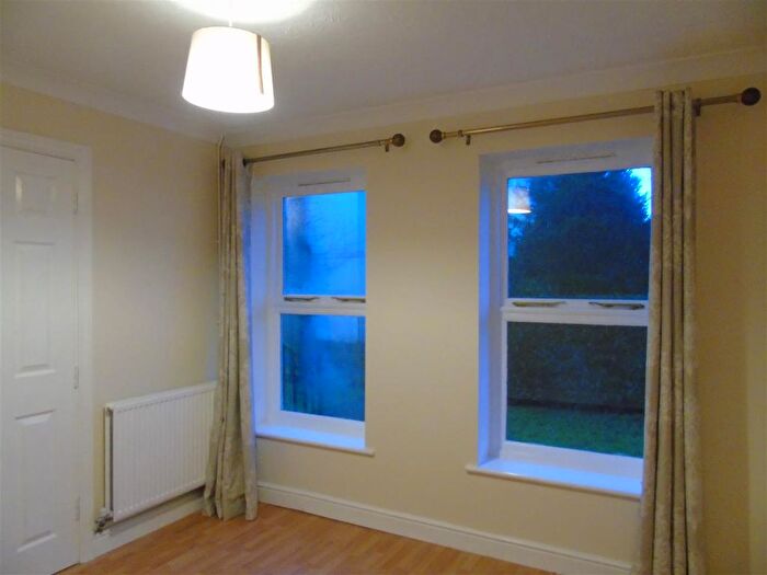 4 Bedroom Terraced House To Rent In Pipit Walk, Watermead, Aylesbury, HP19