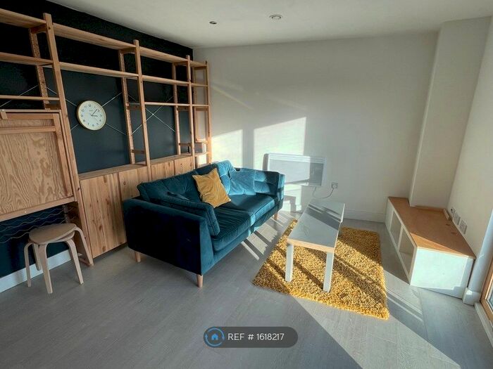 1 Bedroom Flat To Rent In Mackenzie House, Leeds, LS10