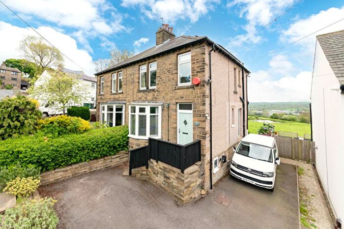 3 Bedroom Semi-Detached House For Sale In Field View House, Far Bank, Shelley, HD8