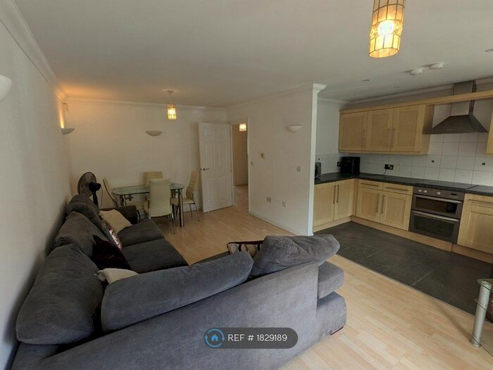 2 Bedroom Flat To Rent In Centro Court, London, E11