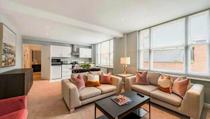 1 Bedroom Flat To Rent In Hill Street, Mayfair W1J