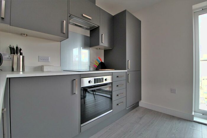 2 Bedroom Apartment To Rent In Vivian Court, Marlowes, Hemel Hempstead, HP1