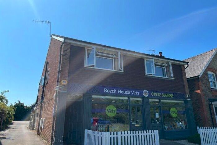 2 Bedroom Flat To Rent In Tilt Road, Cobham, KT11