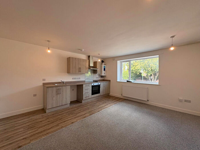 2 Bedroom Flat To Rent In Eling Lane, Totton, SO40