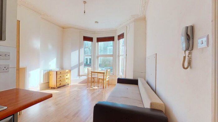 Studio To Rent In Burton Road, London, NW6