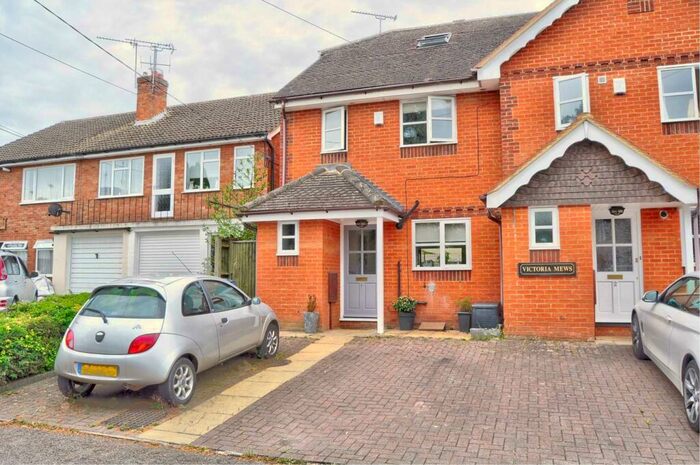 3 Bedroom Town House To Rent In Victoria Road, Marlow, SL7