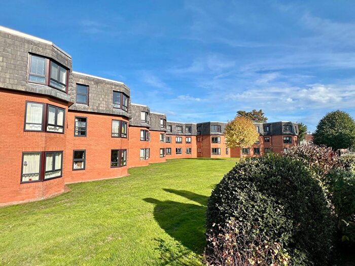 3 Bedroom Flat For Sale In French Weir, Taunton, TA1