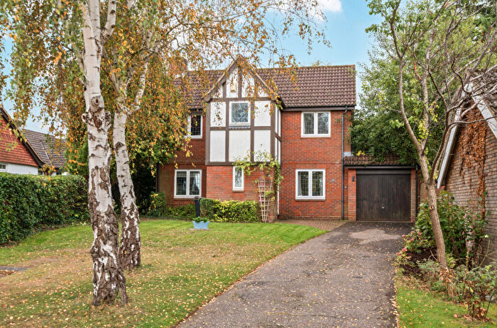 4 Bedroom Detached House For Sale In Roedean Close, Orpington, BR6