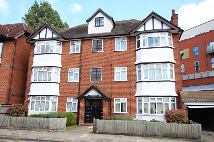 1 Bedroom Flat To Rent In West Court (), Raynes Park, SW20