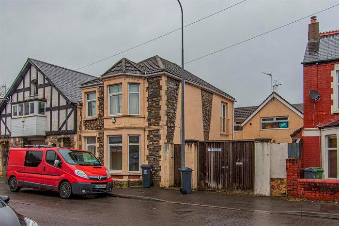 3 Bedroom Flat To Rent In Mill Road, Ely, Cardiff CF5