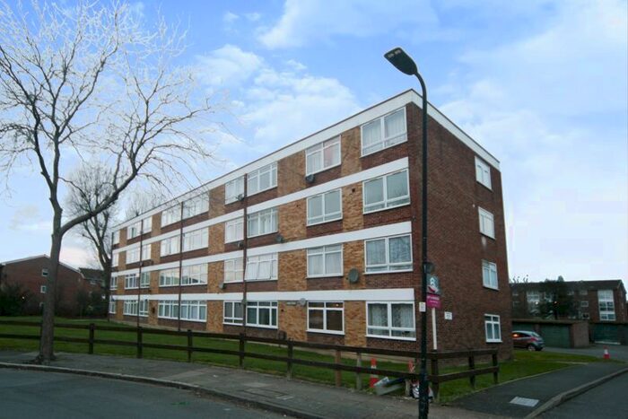 2 Bedroom Flat To Rent In Canford Avenue, Northolt, UB5