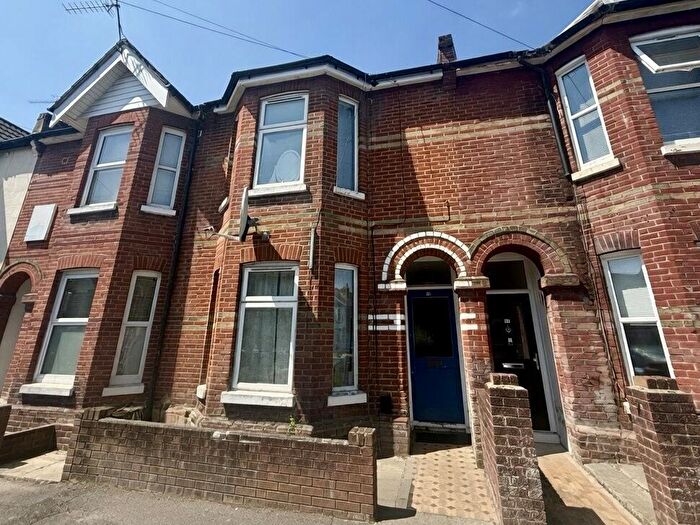 3 Bedroom Terraced House To Rent In Thackeray Road, Portswood, Southampton, SO17