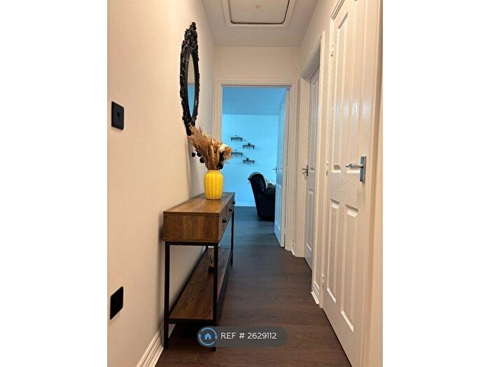 2 Bedroom Flat To Rent In Astley Brook Close, Bolton, BL1